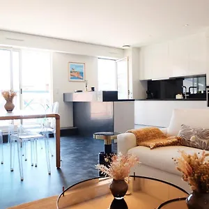 Magnifique Appartement, En Hyper Centre, Avec Terrasse Et Place De Parking Appartement Biarritz