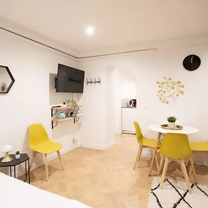 Proche De L'arc Triomphe -2p Appartement Paris